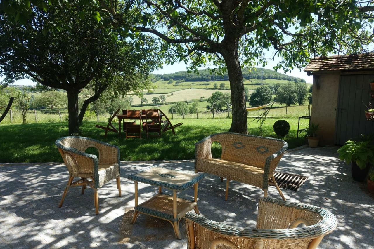 Gite Des Quatre Chemins La Vineuse Exterior photo